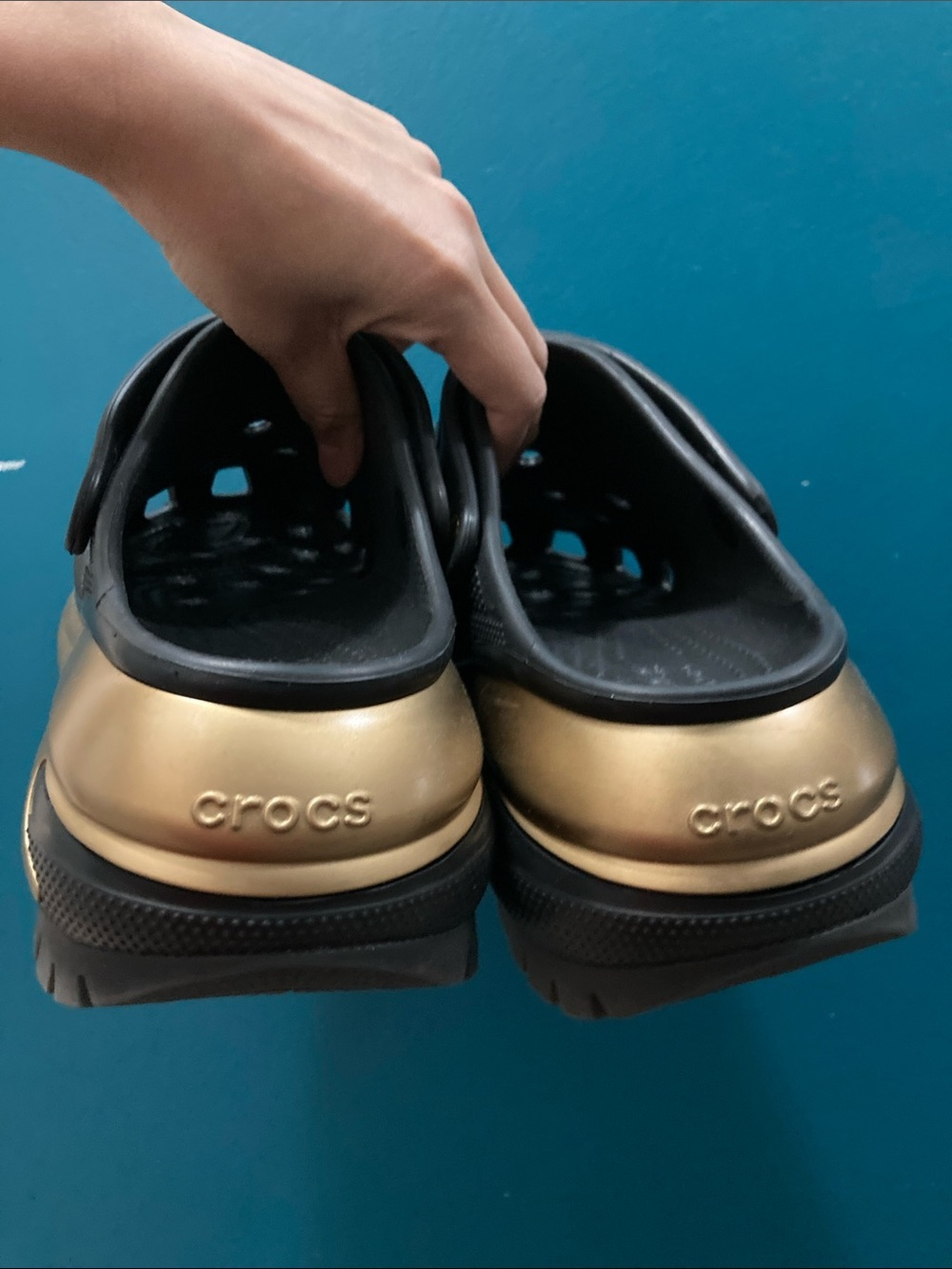 Crocs Mega Crush Metallic Clog Black Gold women’s 10 m8 - Picture 2 of 6